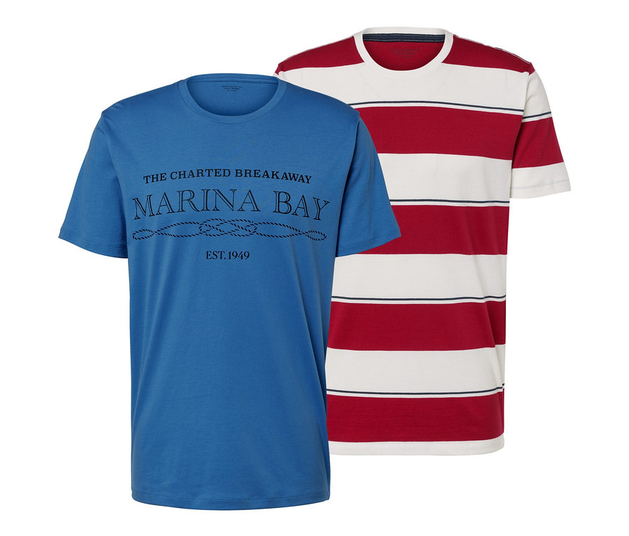 Dvě trička: modré s nápisem a červeno-bílé pruhované.