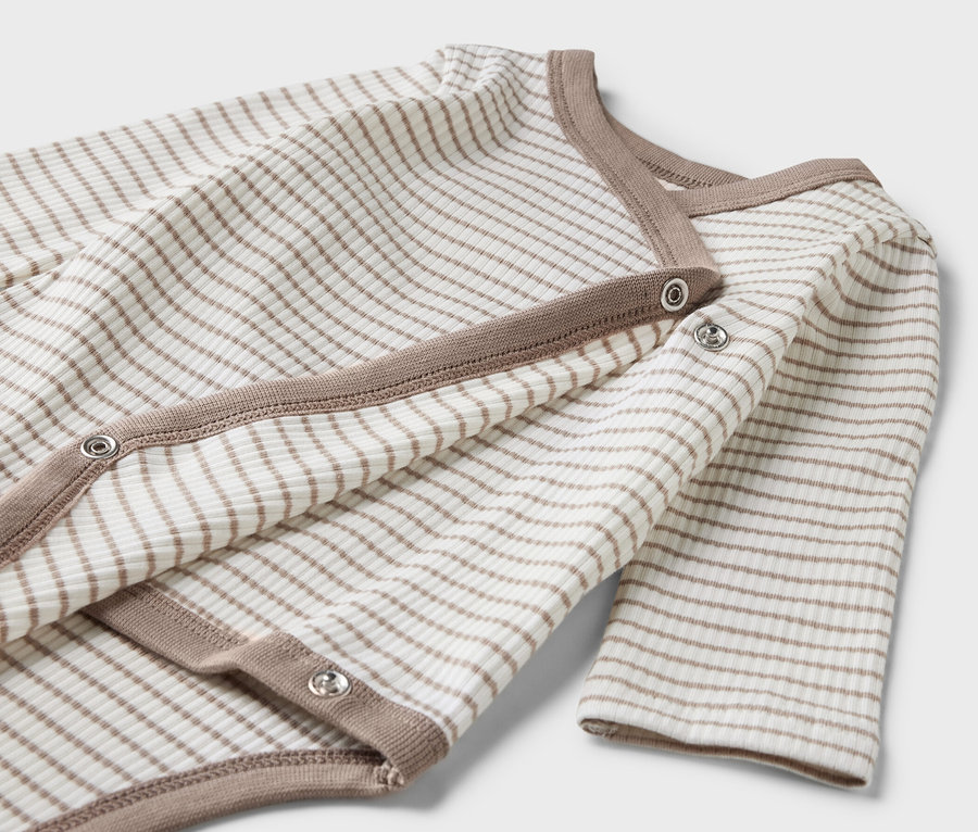 Pruhované body s dlouhým rukávem ze soupravy pro miminka, 3dílná, se zapínáním na patentky.