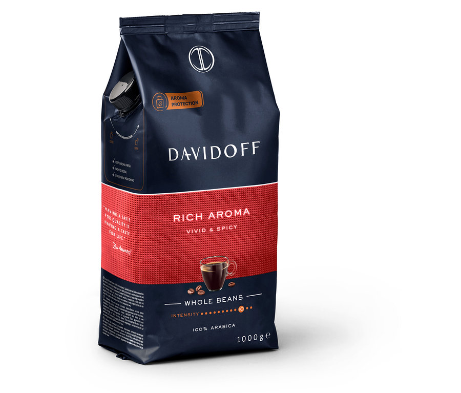 Balení zrnkové kávy Davidoff Rich Aroma.