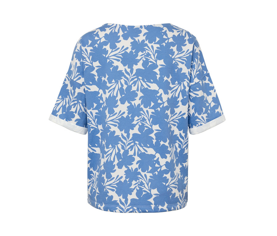 Světle modrá mikina s potiskem květin.