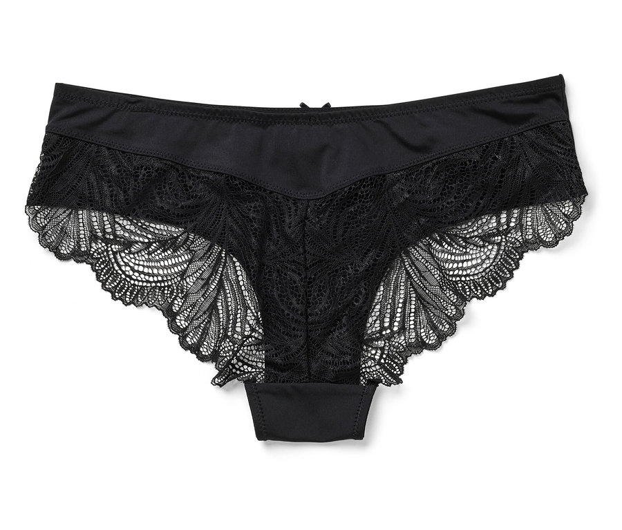 Černé dámské kalhotky s květinovou krajkou.