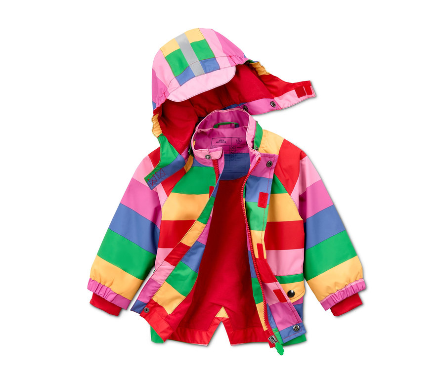 Otevřená bunda do deště z recyklovaného materiálu s kapucí, barevné vodorovné pruhy.