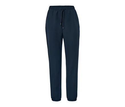 Tmavě modré softshellové kalhoty joggpant na bílém pozadí.