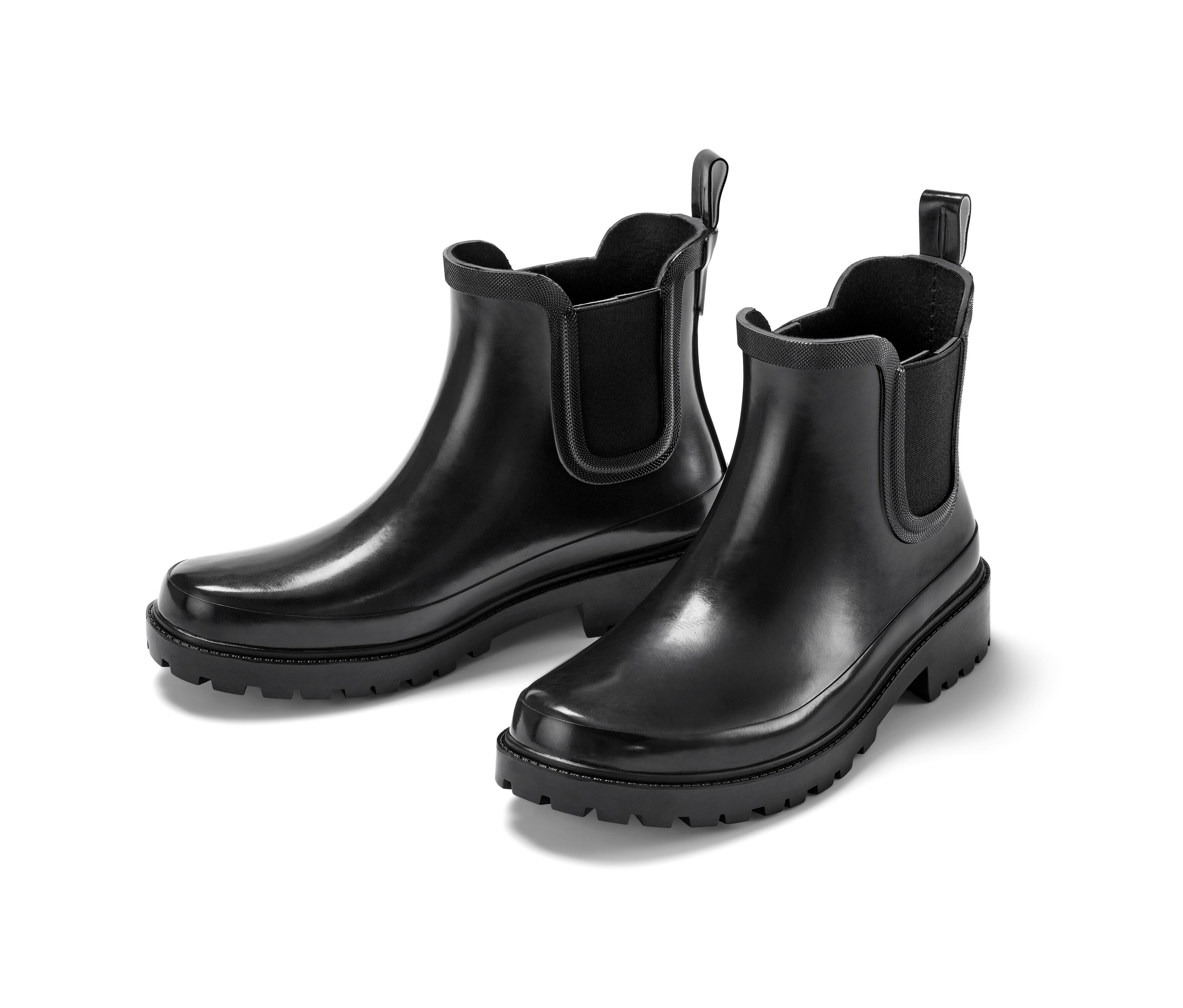 Dvoje nízké holínky.