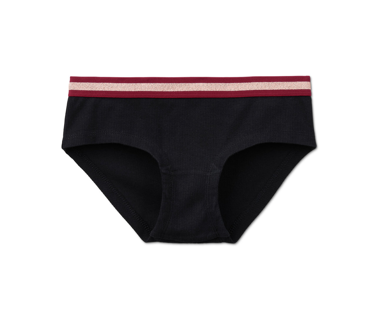 Detailní záběr na černé kalhotky hipster s bordó a růžovým pruhovaným pasem.