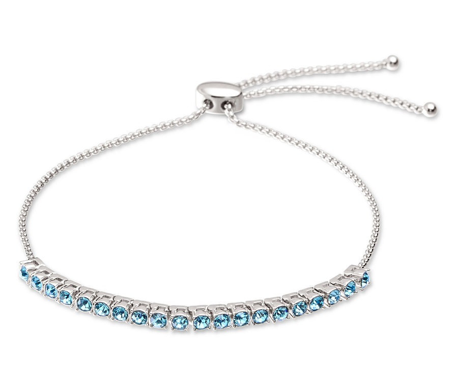 Stříbrný náramek se světle modrými kameny a nastavitelným zapínáním.