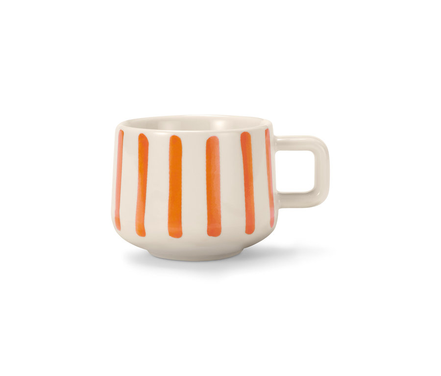 Krémový šálek na espresso s vertikálními oranžovými pruhy a ouškem vpravo.