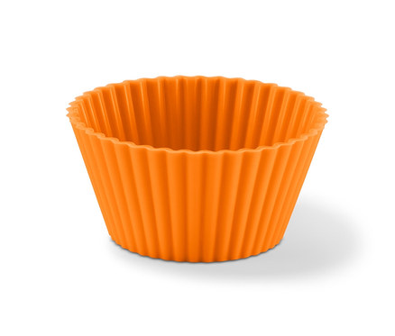 Oranžová silikonová formička na muffiny.
