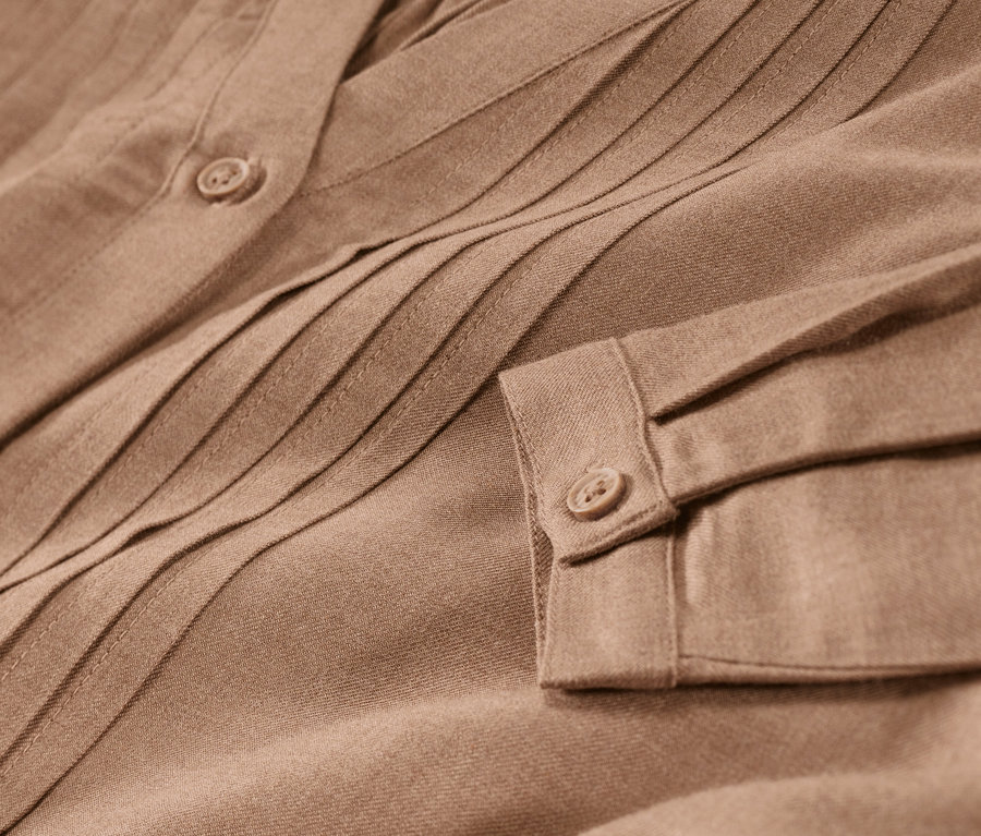 Detail tunikové halenky.