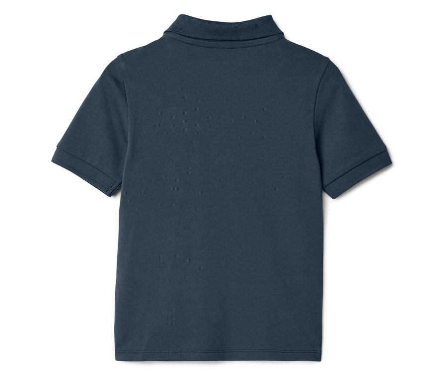 Pohled zezadu na tmavě modré polotričko.