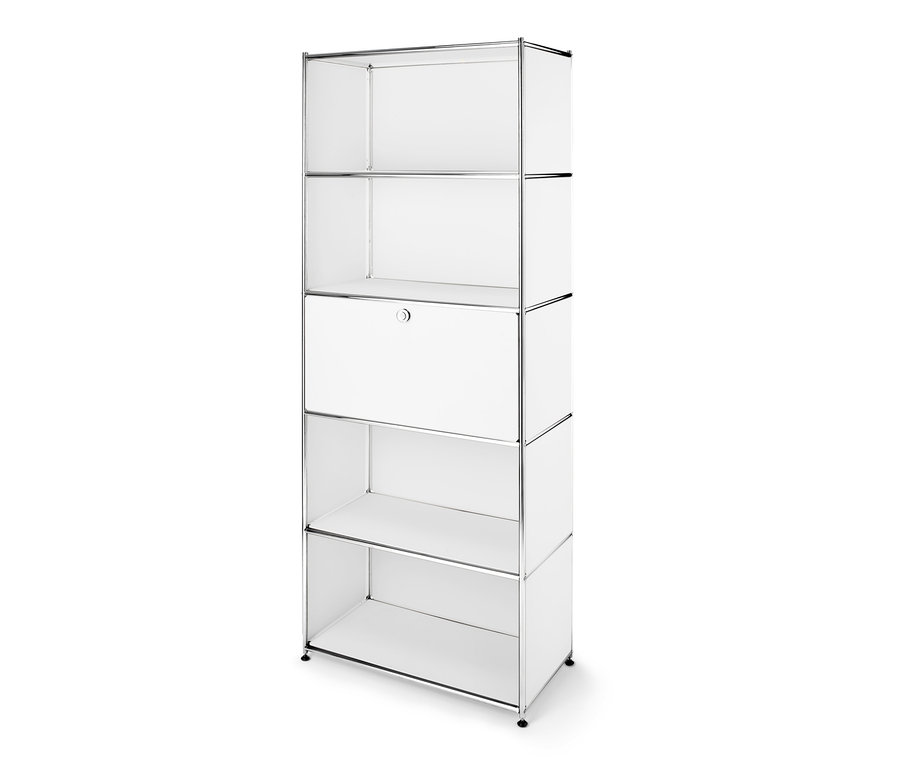 Bílý kovový regál s výklopnými dvířky uprostřed.