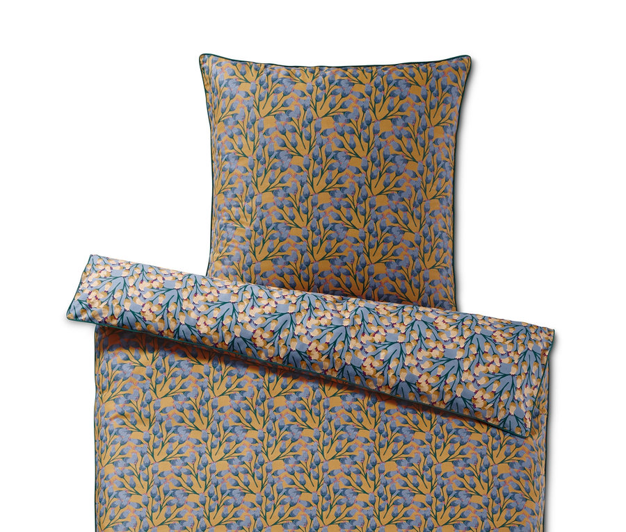 Žluté a modré povlečení renforcé s květinovým vzorem.