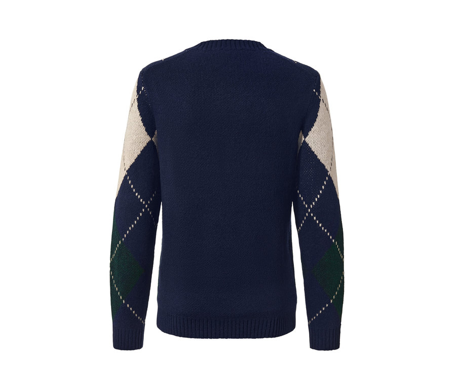 Tmavě modrý pletený svetr přes hlavu s kosočtvercovým vzorem na rukávech.