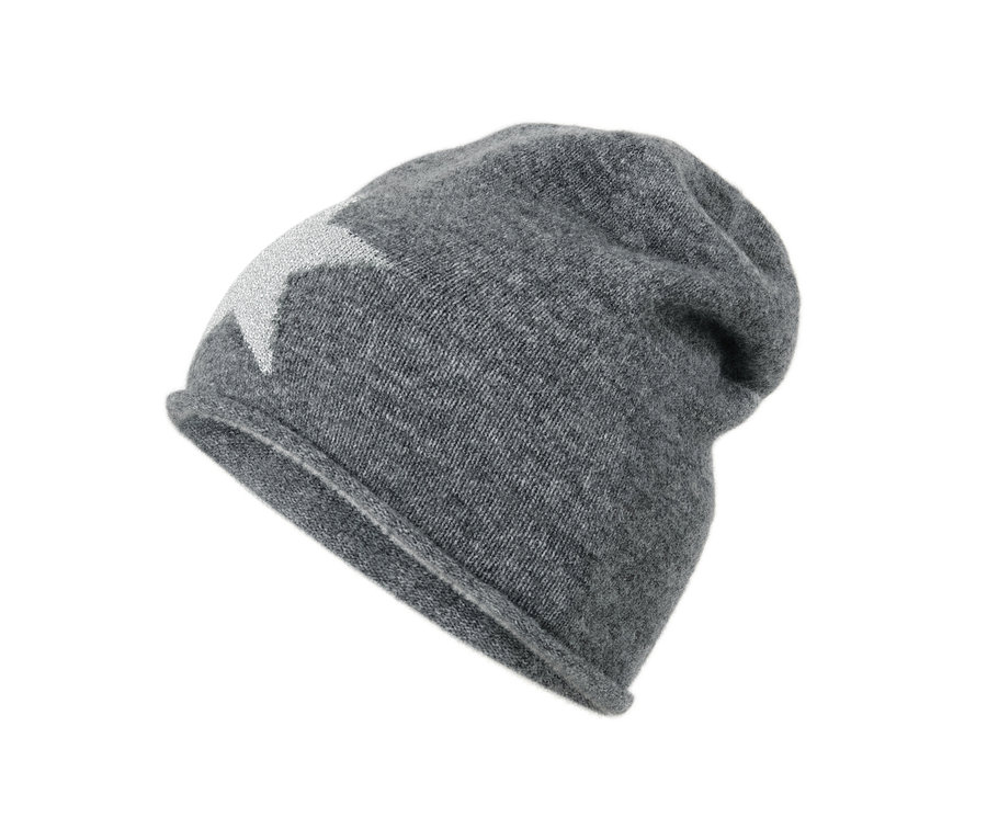Šedá čepice beanie z jemného úpletu se stříbrnou třpytivou hvězdou.