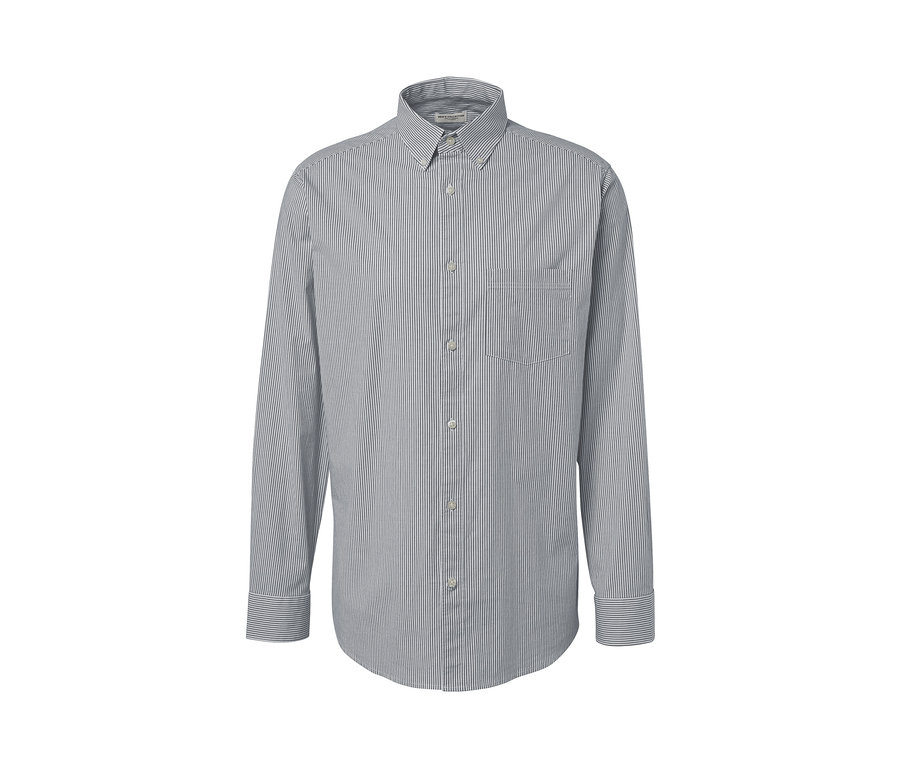 Pruhovaná košile s dlouhým rukávem.
