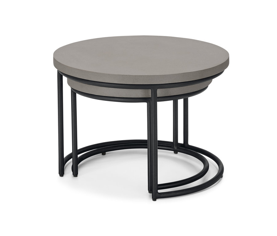 Sada konferenčních stolků s polycementovou deskou.