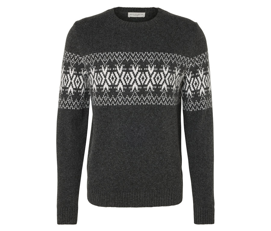 Šedý svetr s bílým vzorem.