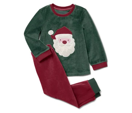 Zelené vánoční pyžamo s červeným lemem a aplikací Santa Clause.