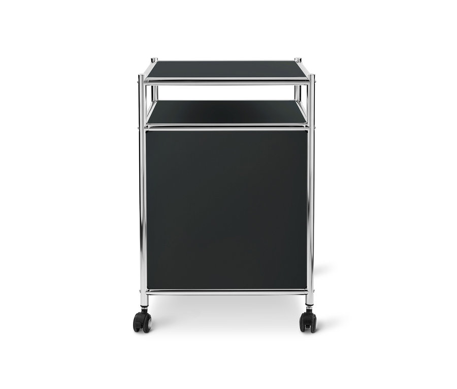 Černý kovový kontejner na kolečkách CN3 s výklopnými dvířky.