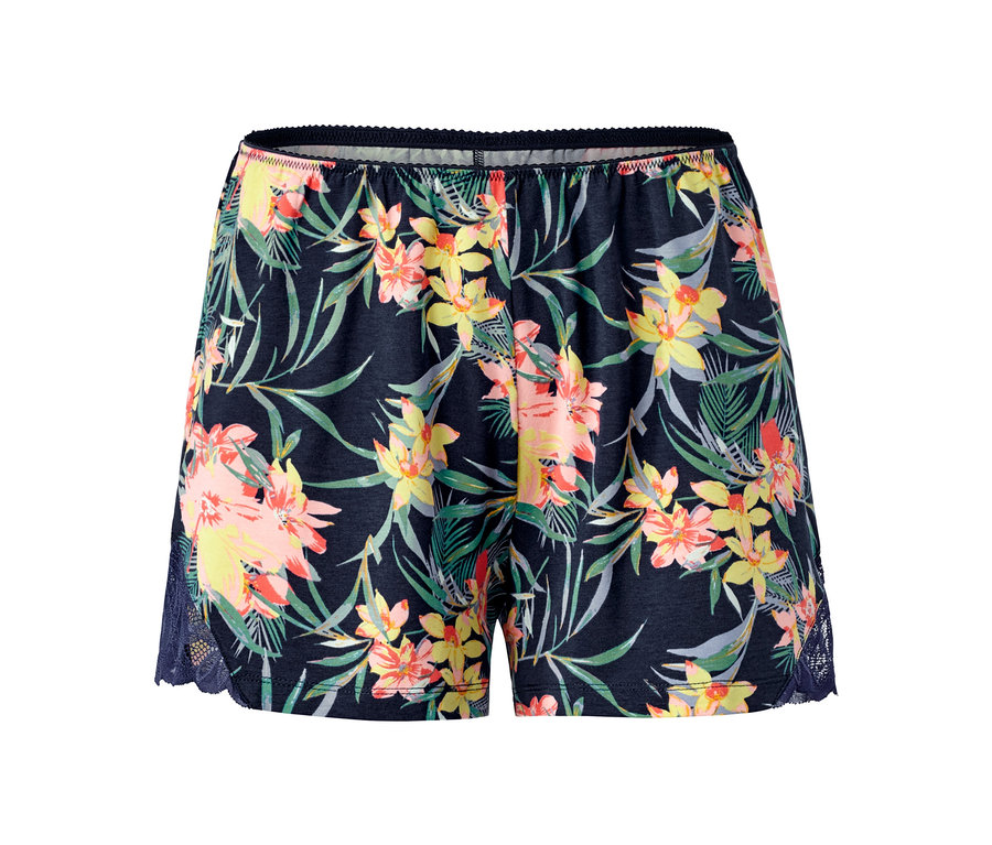 Tmavě modré šortky s tropickým potiskem.