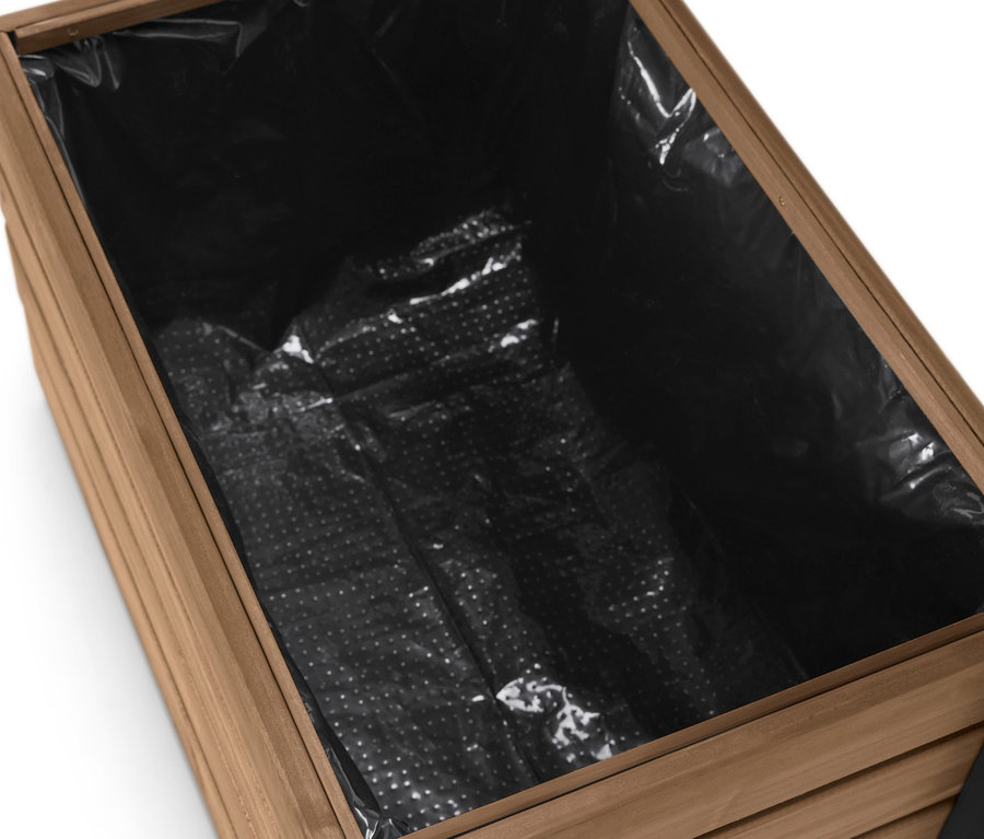 Detail horní části truhlíkové stěny Elin s černou vložkou.