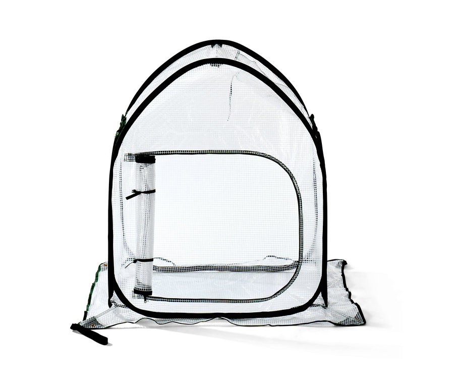 Malý samorozkládací stan na ochranu rostlin.