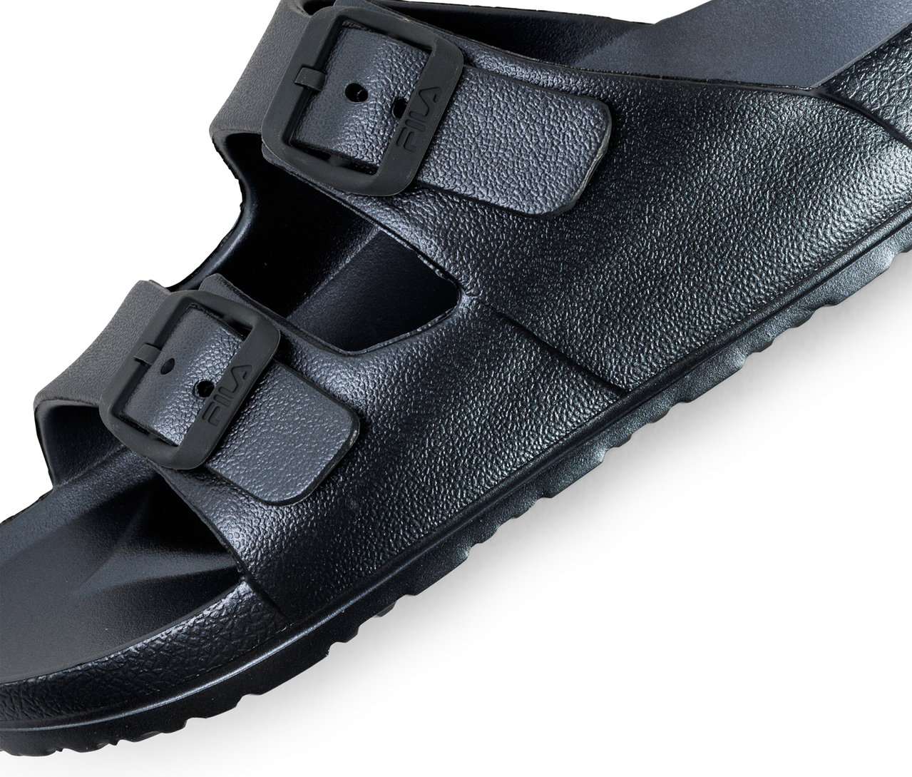 Detail černých dámských pantoflí FILA Matero.