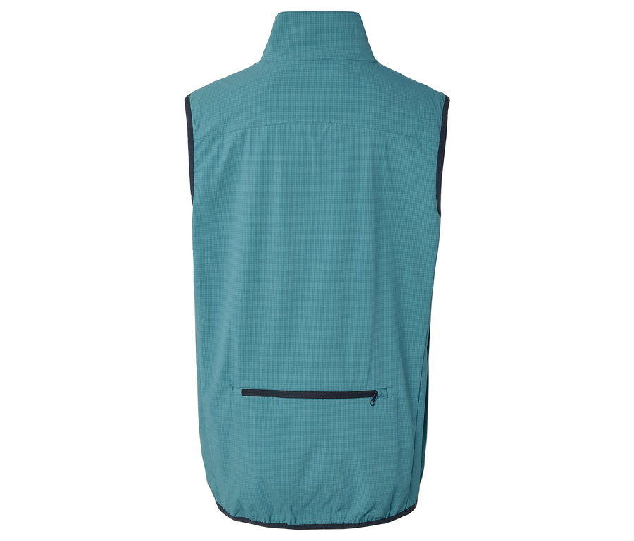 Pohled zezadu na tyrkysovou vestu bez rukávů s kapsou na zip.