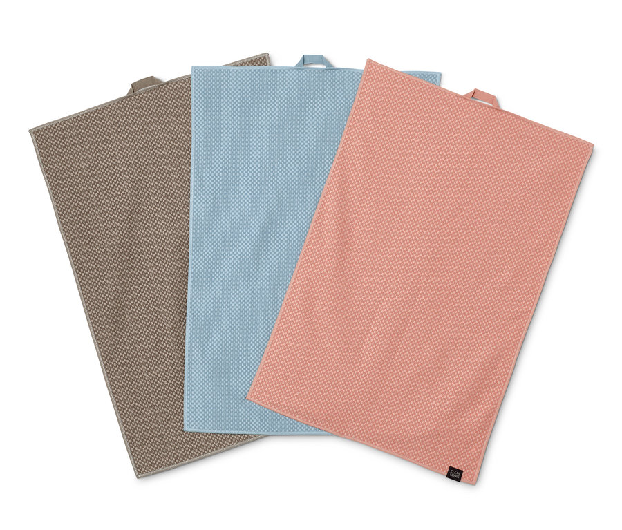 Tři utěrky na nádobí.