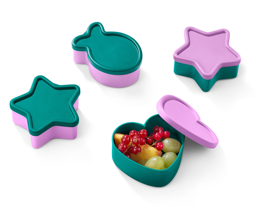 Čtyři barevné svačinové boxy ve tvaru hvězdy, ryby a srdce.