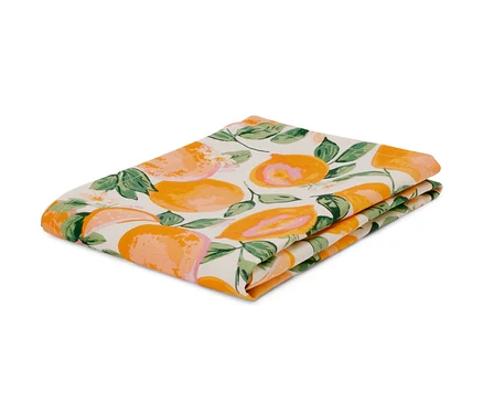 Složený omyvatelný ubrus cca 90 x 90 cm s oranžovým potiskem.