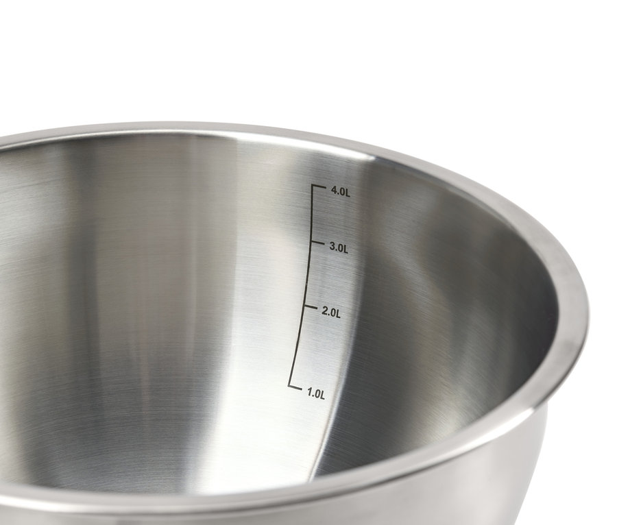 Detail nerezové mísy se stupnicí objemu.