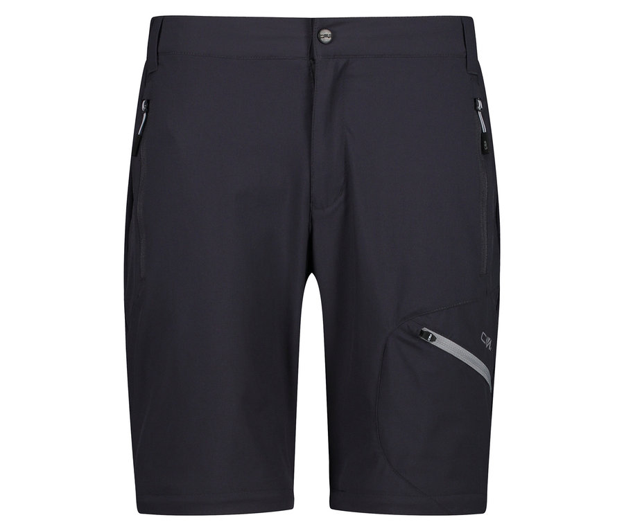 Detail černých šortek s kapsami a zipy.