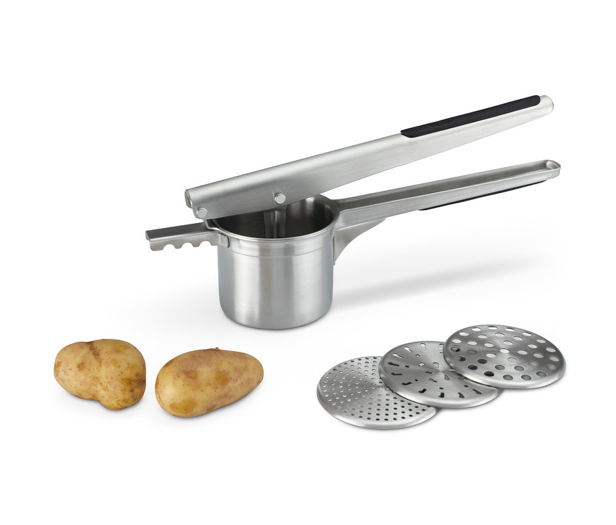 Nerezový lis na brambory a špecle s dvěma bramborami a třemi disky.