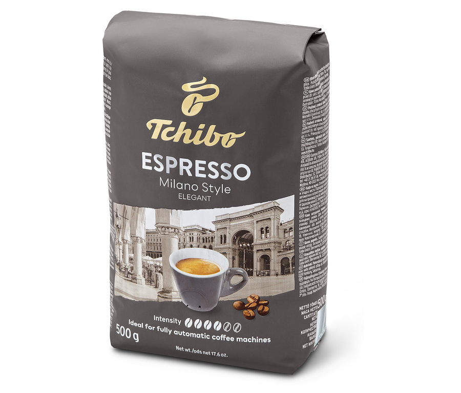 Balení zrnkové kávy Tchibo Espresso Milano Style 500 g. Na obalu je šálek espressa a zrna kávy.