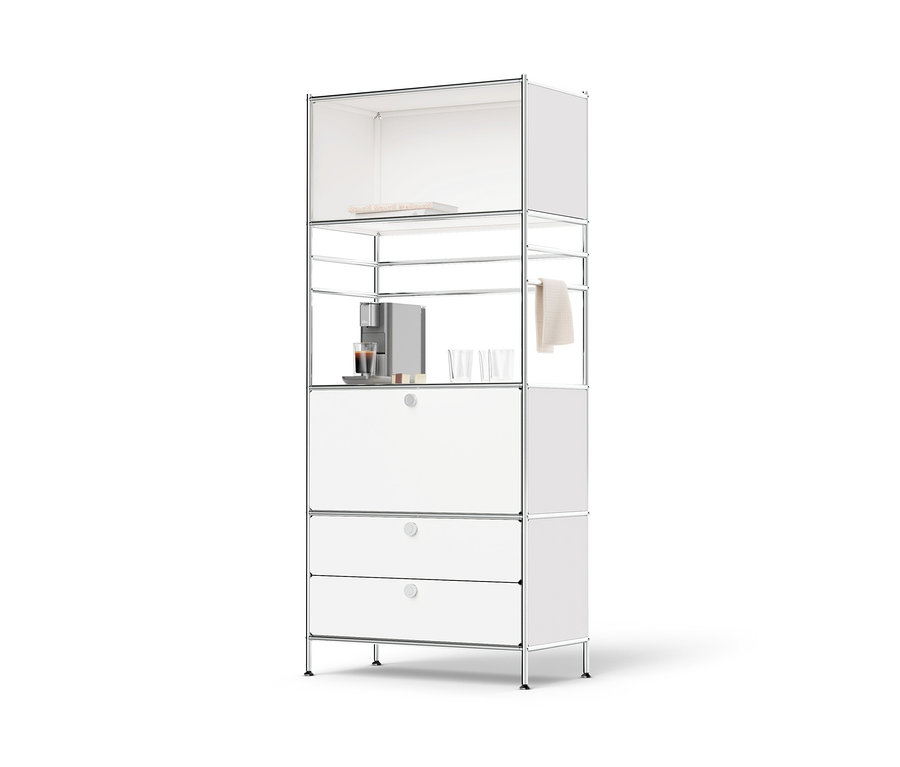 Vysoký kovový regál »CN3« s výklopnými dvířky, dvěma zásuvkami a kávovarem.