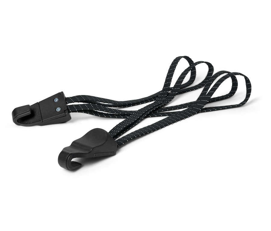 Dva černé elastické popruhy s háčky na koncích, ležící na bílém pozadí.