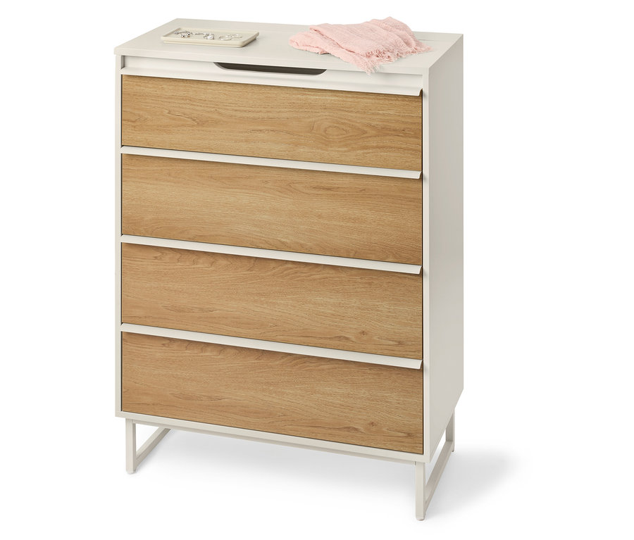 Komoda »LEEG« se 4 zásuvkami a zrcadlem stojí v pokoji.