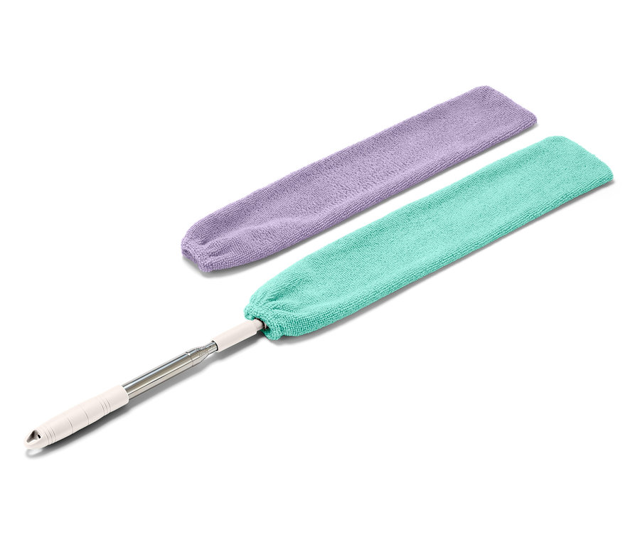 Zelený prachovka s teleskopickou tyčí a fialová prachovka na bílém pozadí.