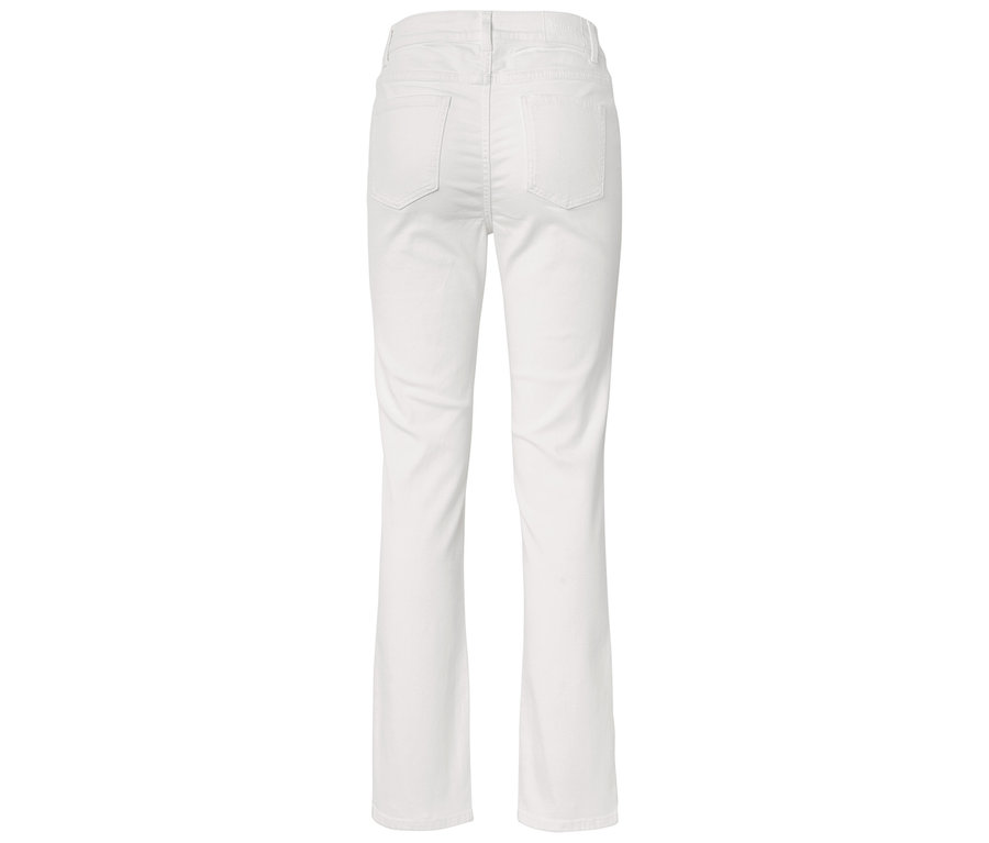 Pohled zezadu na bílé kalhoty s rovnými nohavicemi.