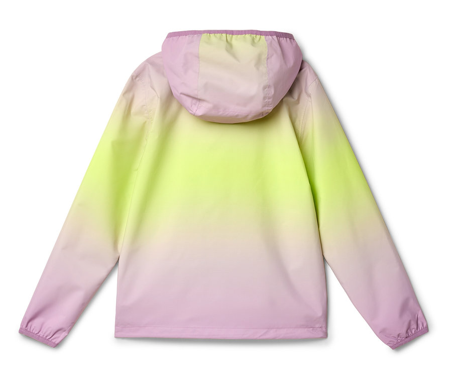 Pohled zezadu na bundu s kapucí s barevným přechodem od fialové do žluté.