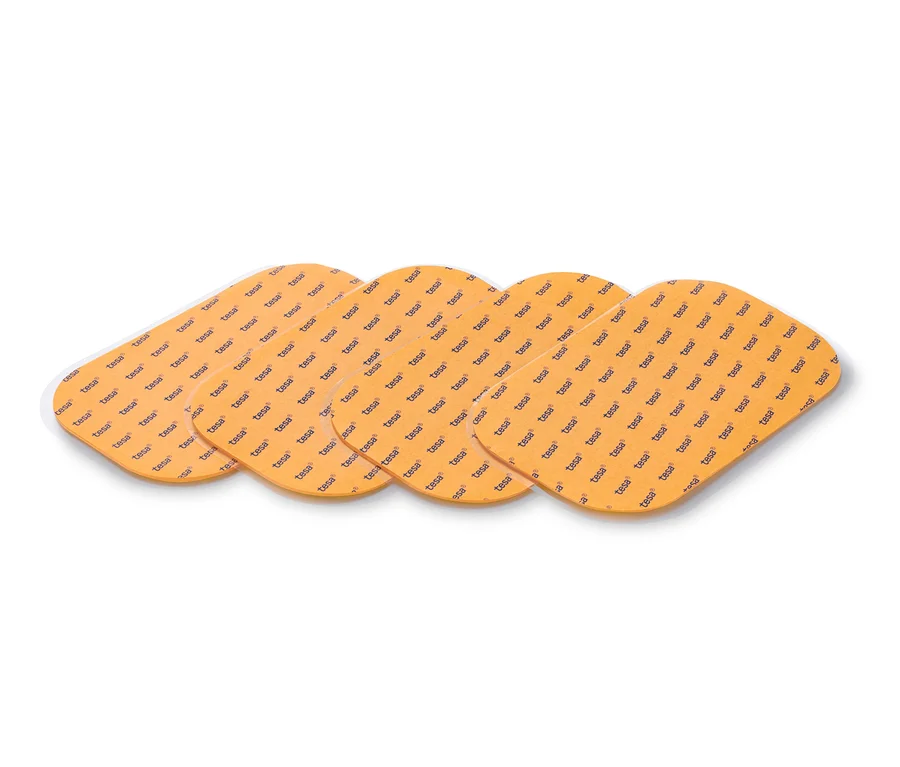 Čtyři protiskluzové podložky pod koberec.