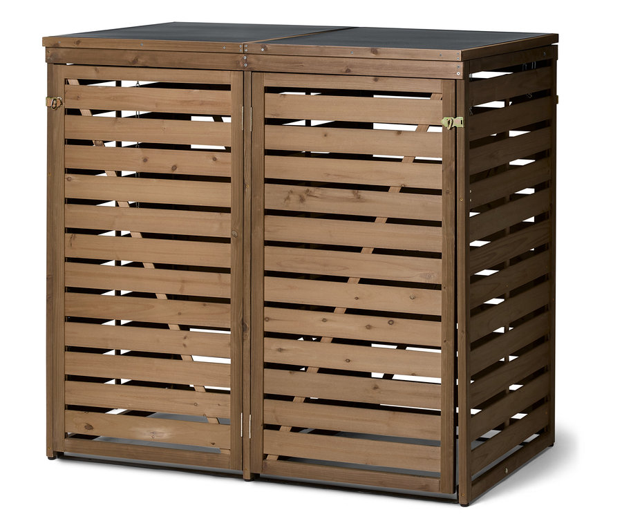 Dvojitý hnědý dřevěný box na popelnice s vodorovnými lamelami a černým víkem stojí na podlaze.