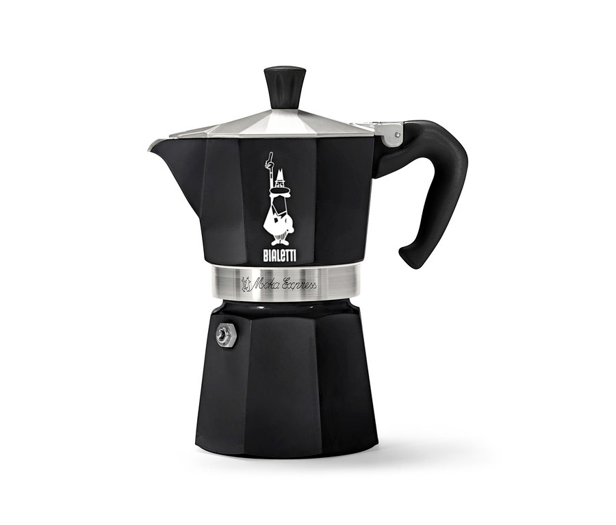 Černý kávovar Bialetti Moka Express na bílém pozadí.