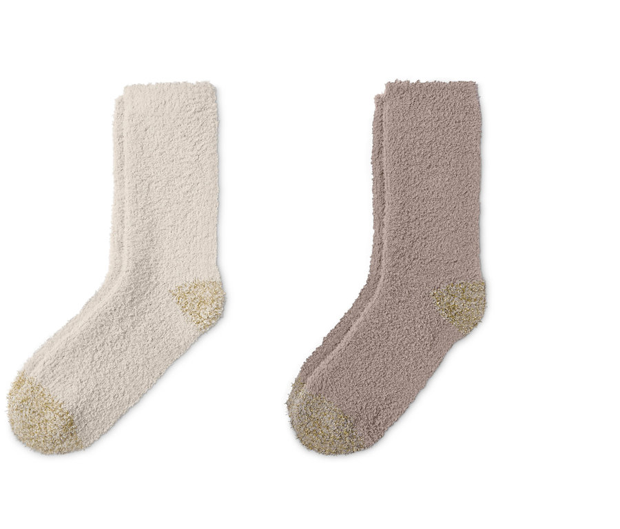 Dva páry měkoučkých ponožek. Jedny krémové a jedny hnědé.