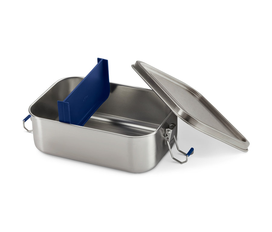 Otevřená cestovní dóza na svačinu z nerezové oceli s modrou přihrádkou a víkem.