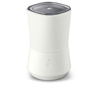Základna a nádoba (vnější): krémově bílá<br>Nádoba (vnitřní): barva ušlechtilé oceli<br>Víko: průhledné