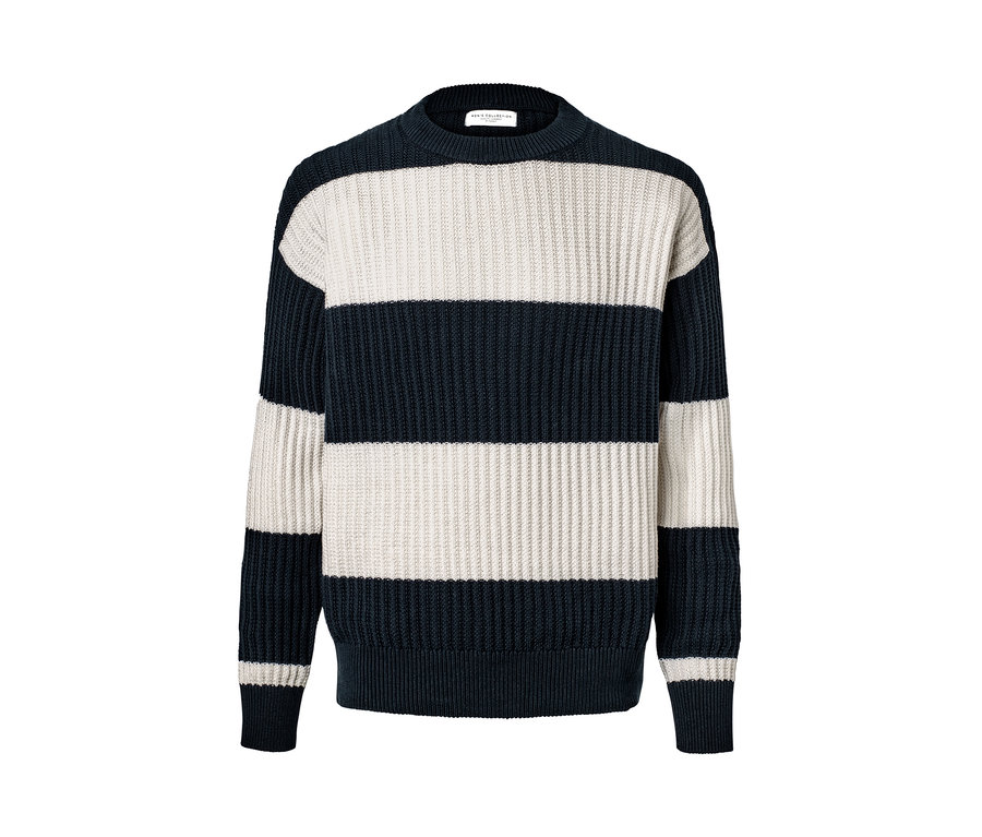 Svetr z hrubého úpletu s vodorovnými pruhy v tmavě modré a bílé barvě.