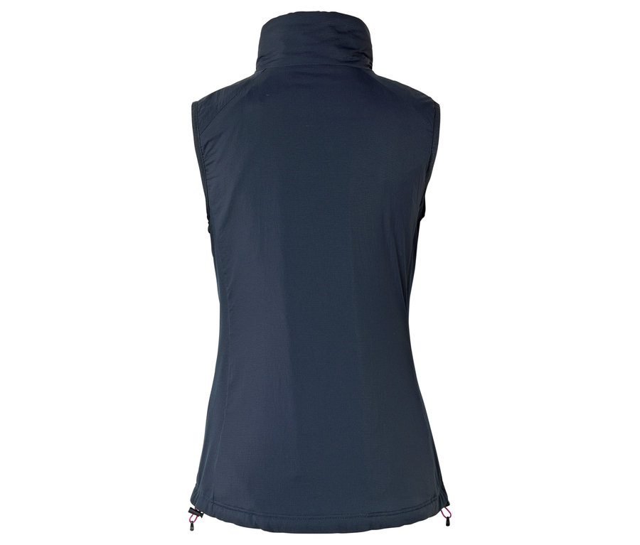 Pohled zezadu na tmavě modrou vestu se stojáčkem.