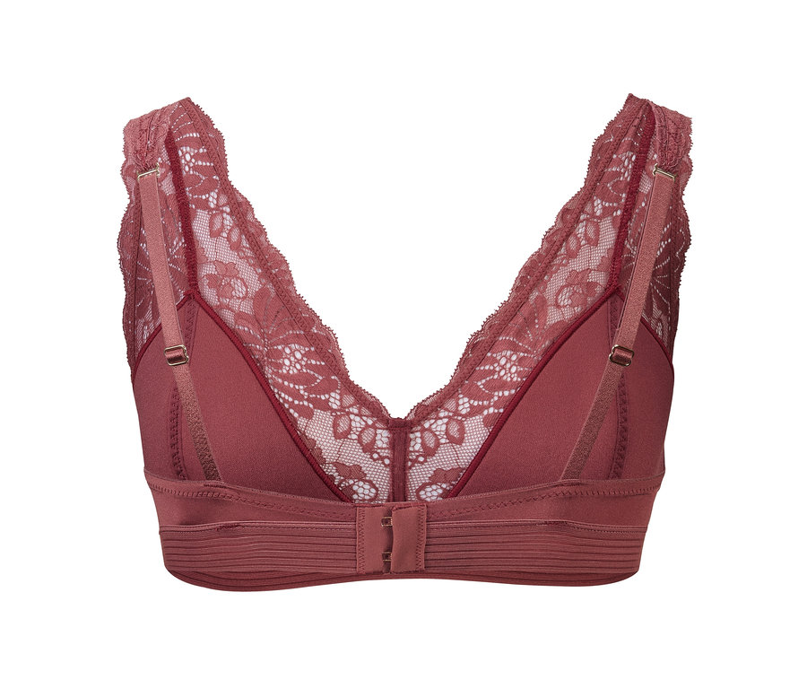 Detail dámské měkké podprsenky.